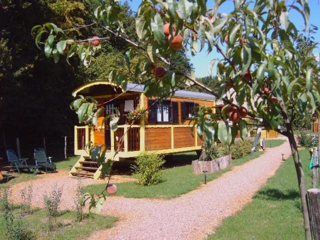 Les Roulottes De Maufront Hotel Ouagne ภายนอก รูปภาพ